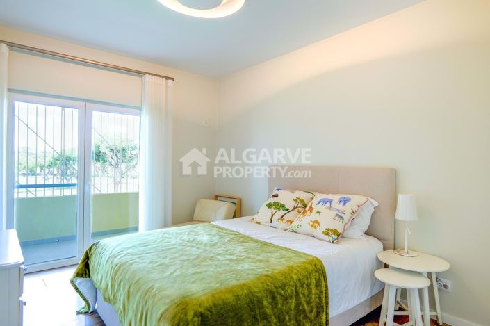 Image No.4-4 Bed Villa for sale