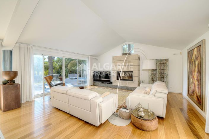 Image No.10-5 Bed Villa for sale