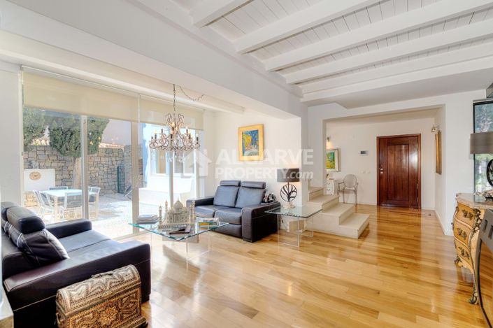 Image No.14-5 Bed Villa for sale