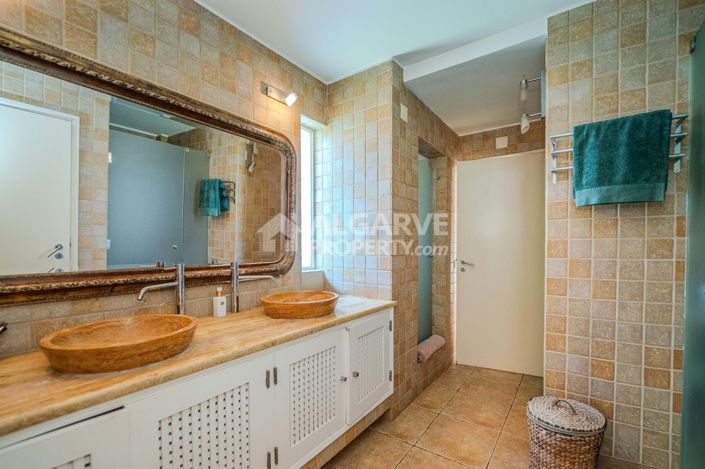 Image No.19-5 Bed Villa for sale