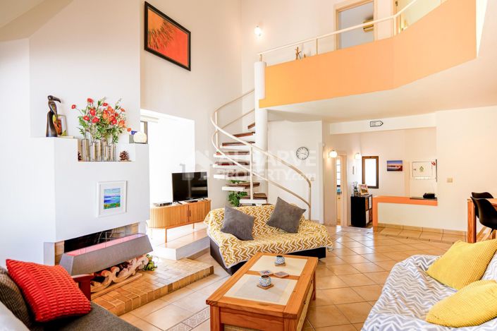 Image No.10-2 Bed Villa for sale