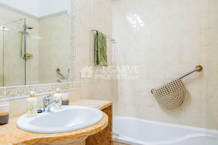 Image No.15-2 Bed Villa for sale