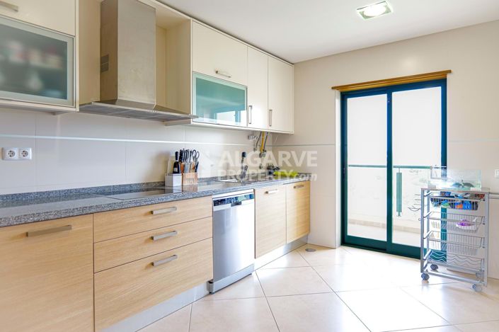 Image No.12-3 Bed Apartment for sale