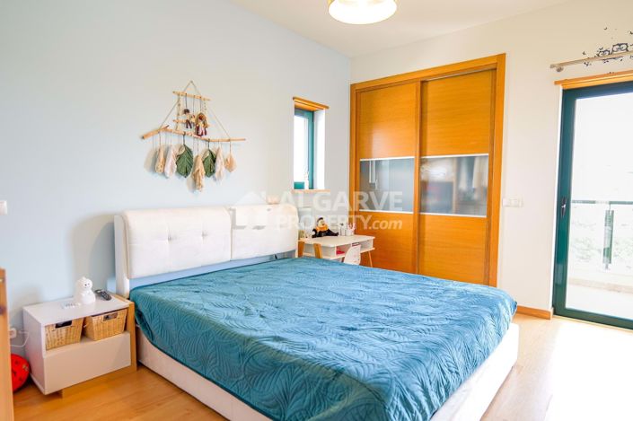 Image No.17-3 Bed Apartment for sale