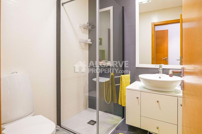 Image No.18-3 Bed Apartment for sale