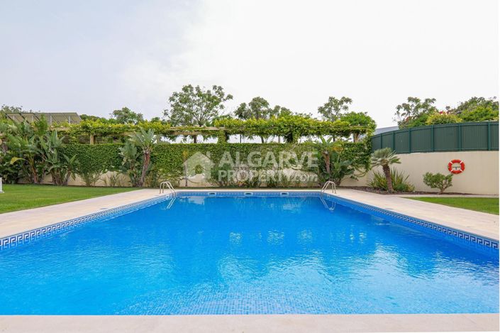 Image No.24-3 Bed Apartment for sale