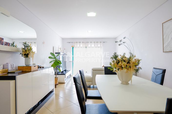 Image No.8-3 Bed Apartment for sale