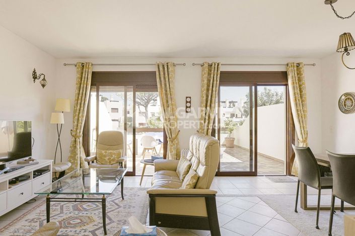 Image No.10-3 Bed Villa for sale