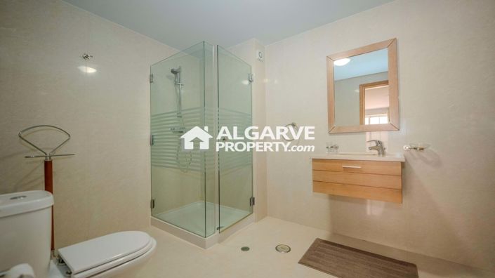 Image No.20-4 Bed Villa for sale