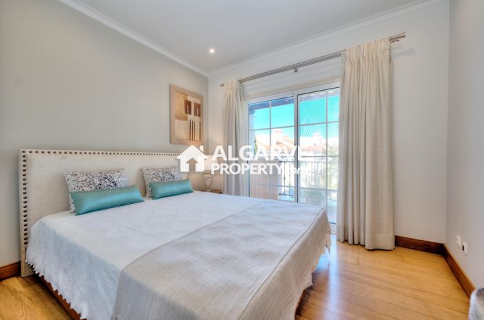 Image No.28-4 Bed Villa for sale