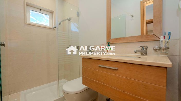 Image No.6-4 Bed Villa for sale