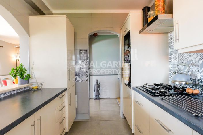 Image No.12-3 Bed Apartment for sale