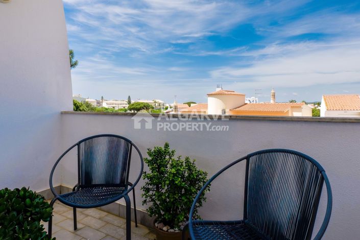 Image No.20-3 Bed Apartment for sale