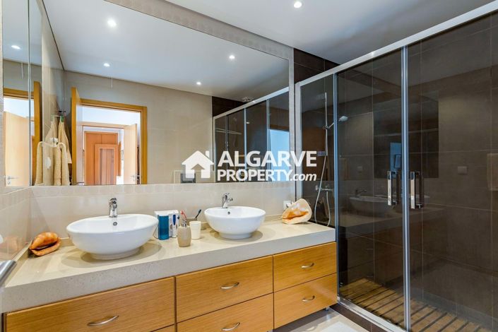 Image No.22-3 Bed Apartment for sale