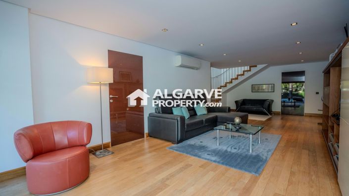 Image No.32-13 Bed Villa for sale
