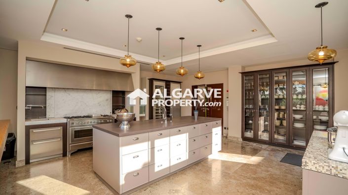 Image No.47-13 Bed Villa for sale