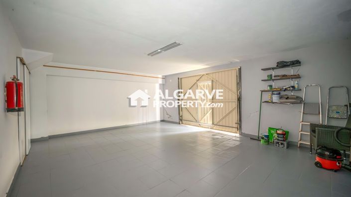 Image No.11-5 Bed Villa for sale