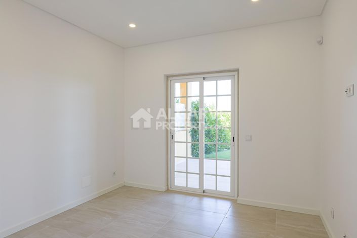 Image No.14-3 Bed Villa for sale