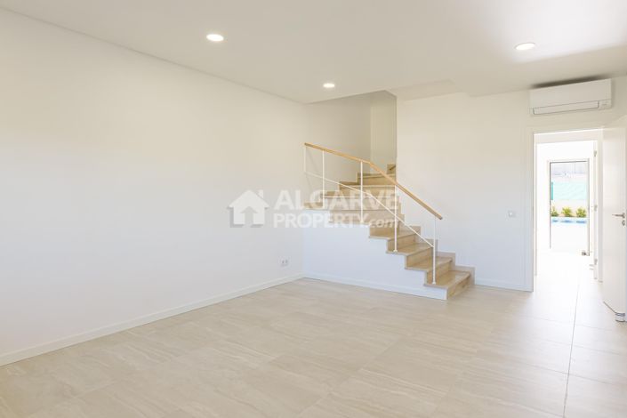 Image No.2-3 Bed Villa for sale