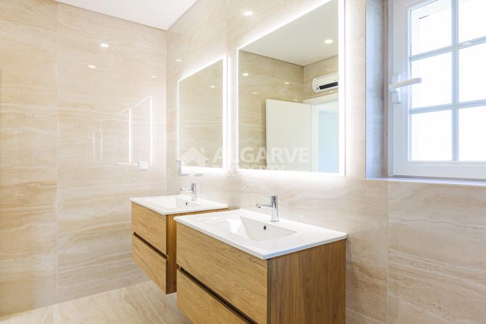 Image No.29-3 Bed Villa for sale