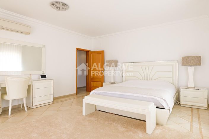 Image No.27-5 Bed Villa for sale