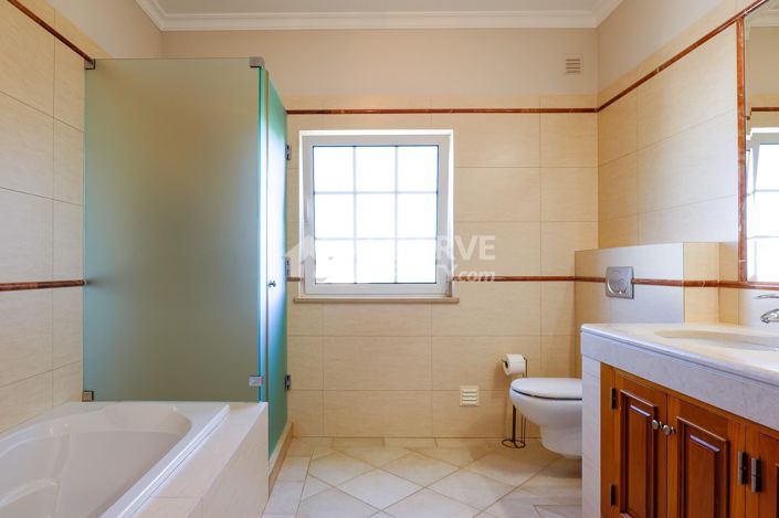 Image No.41-5 Bed Villa for sale