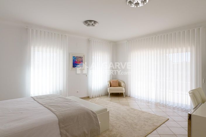 Image No.5-5 Bed Villa for sale