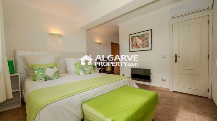 Image No.11-4 Bed Villa for sale