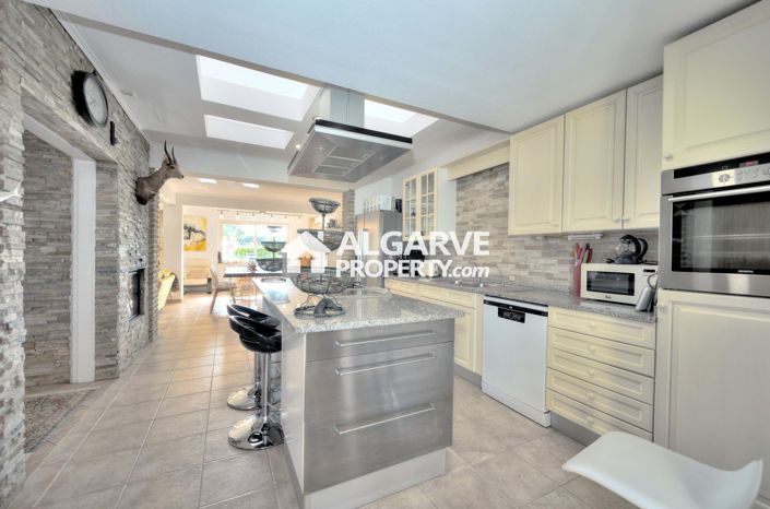 Image No.3-4 Bed Villa for sale
