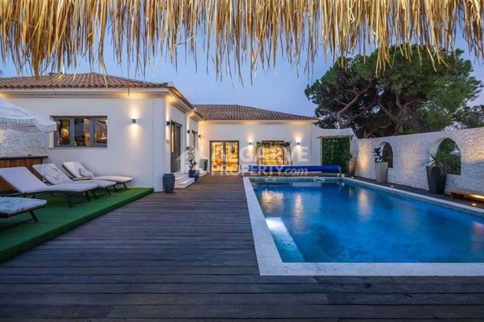 Image No.10-6 Bed Villa for sale