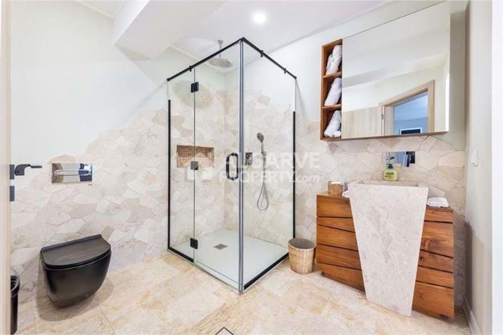 Image No.5-6 Bed Villa for sale
