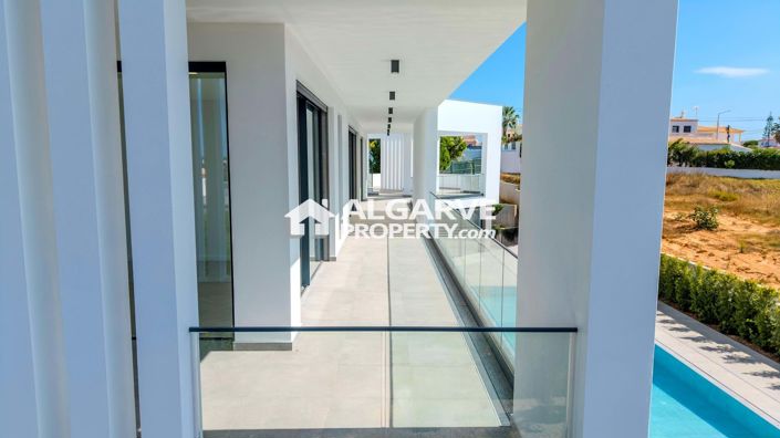 Image No.20-4 Bed Villa for sale