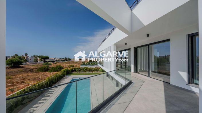 Image No.29-4 Bed Villa for sale