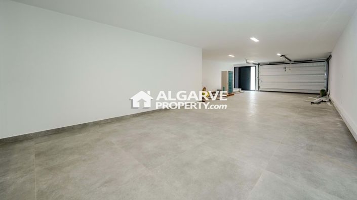 Image No.36-4 Bed Villa for sale