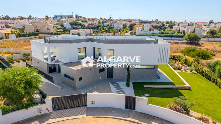 Image No.45-4 Bed Villa for sale