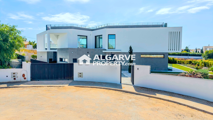 Image No.47-4 Bed Villa for sale