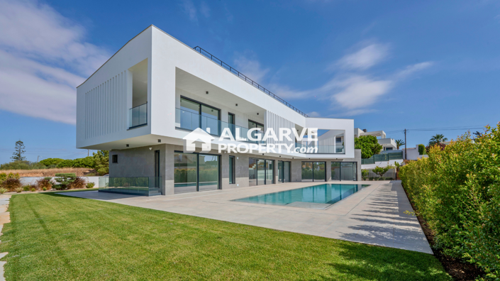 Image No.48-4 Bed Villa for sale