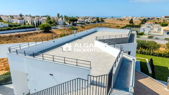 Image No.51-4 Bed Villa for sale