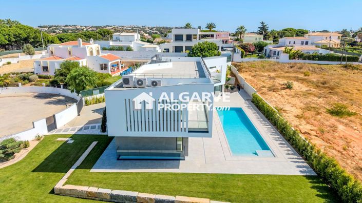 Image No.53-4 Bed Villa for sale