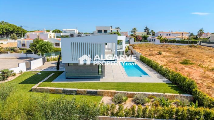 Image No.55-4 Bed Villa for sale