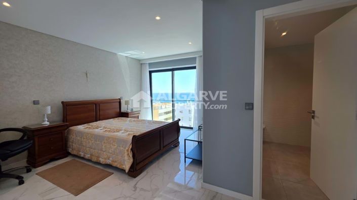 Image No.11-3 Bed Apartment for sale