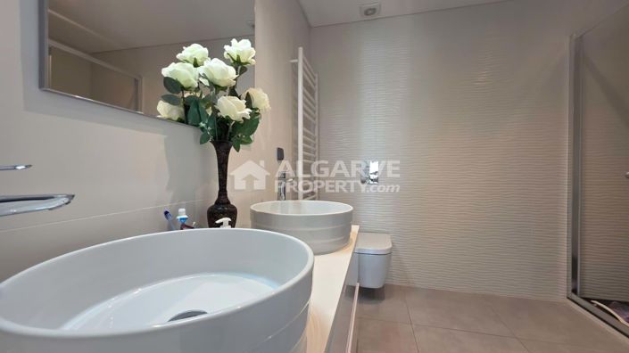Image No.8-3 Bed Apartment for sale