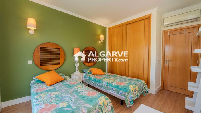 Image No.10-4 Bed Villa for sale