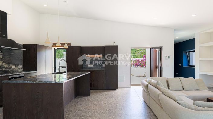 Image No.14-Villa for sale