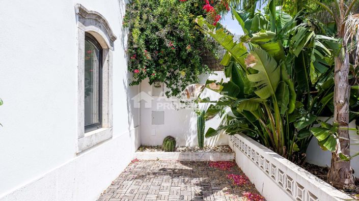 Image No.24-Villa for sale