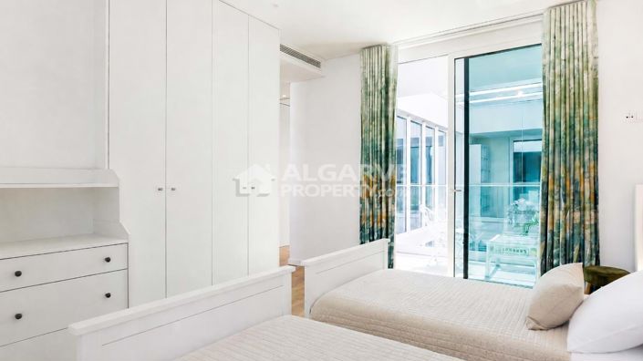 Image No.17-3 Bed Villa for sale