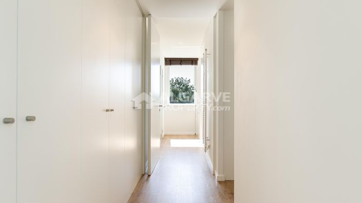 Image No.27-3 Bed Villa for sale