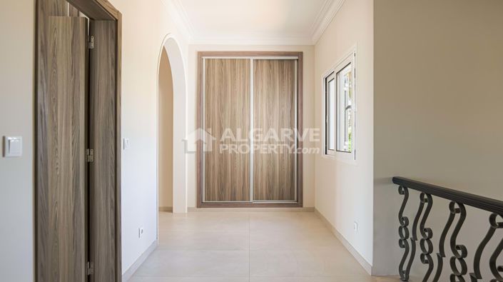 Image No.27-5 Bed Villa for sale