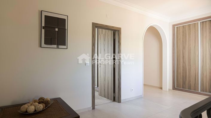 Image No.28-5 Bed Villa for sale