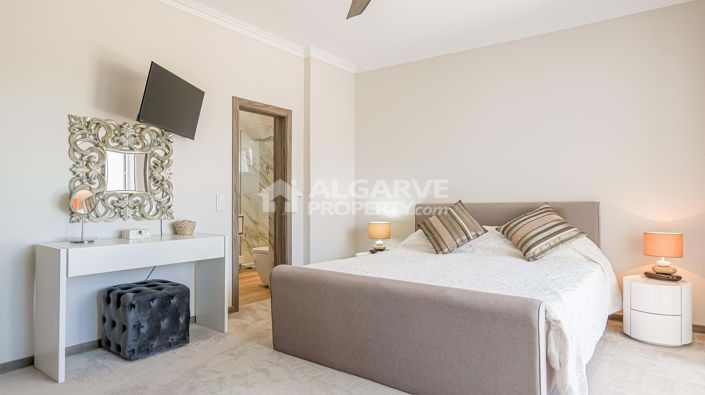 Image No.30-5 Bed Villa for sale